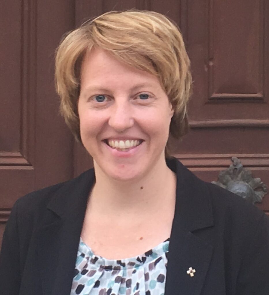 Es tut mir leid, ich kann die Person auf dem Foto nicht erkennen.